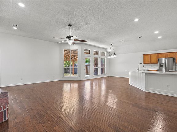 4th image of 280 Beech Dr