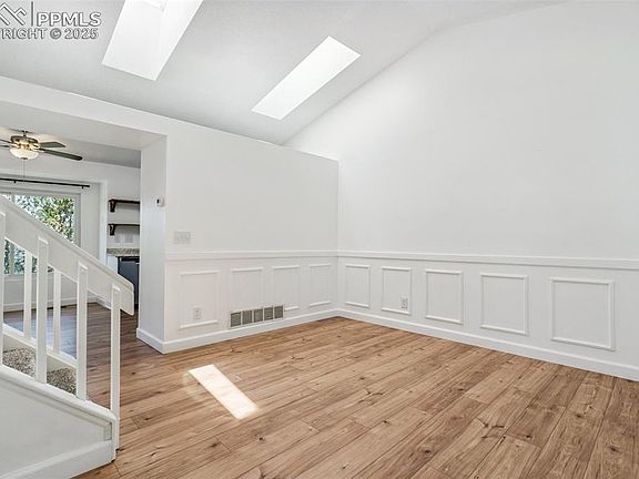 3rd image of 6475 Stonehedge Dr