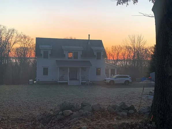 26 Old Stone Church Rd, Little Compton, RI 02837
