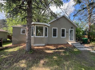 885 County Road B2 W, Roseville, MN 55113