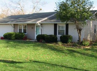 1304 Walker Ct, Auburn, IN