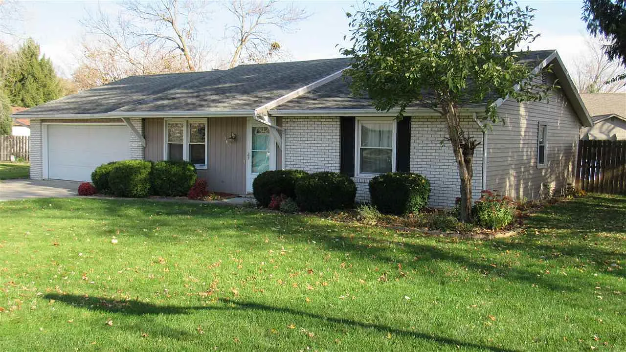 1304 Walker Ct photo 1