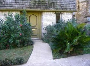 6318 1st St, Bellaire, TX 77401