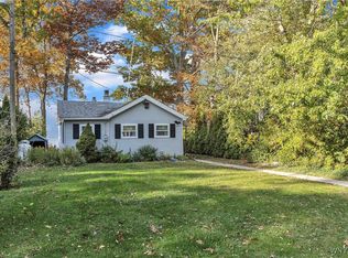 1727 Harrison Ln, Youngstown, NY 14174
