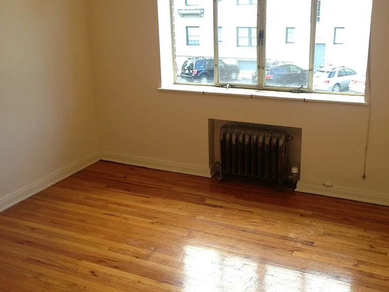 Goldsborough Apartments — Photo 10