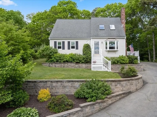 8 Cardinal Dr, Plymouth, MA 02360