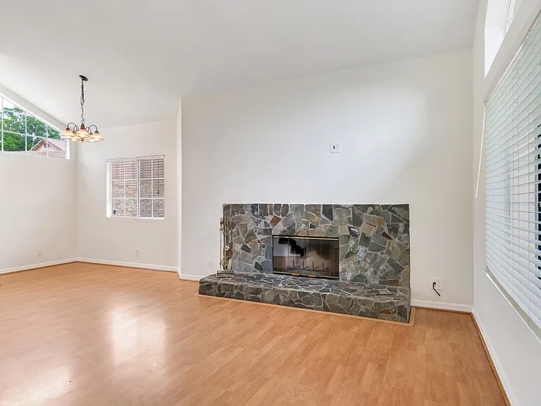 5585 Osborne Ct — Photo 4