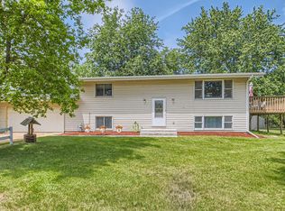 690 Baker Rd, Hudson, WI 54016