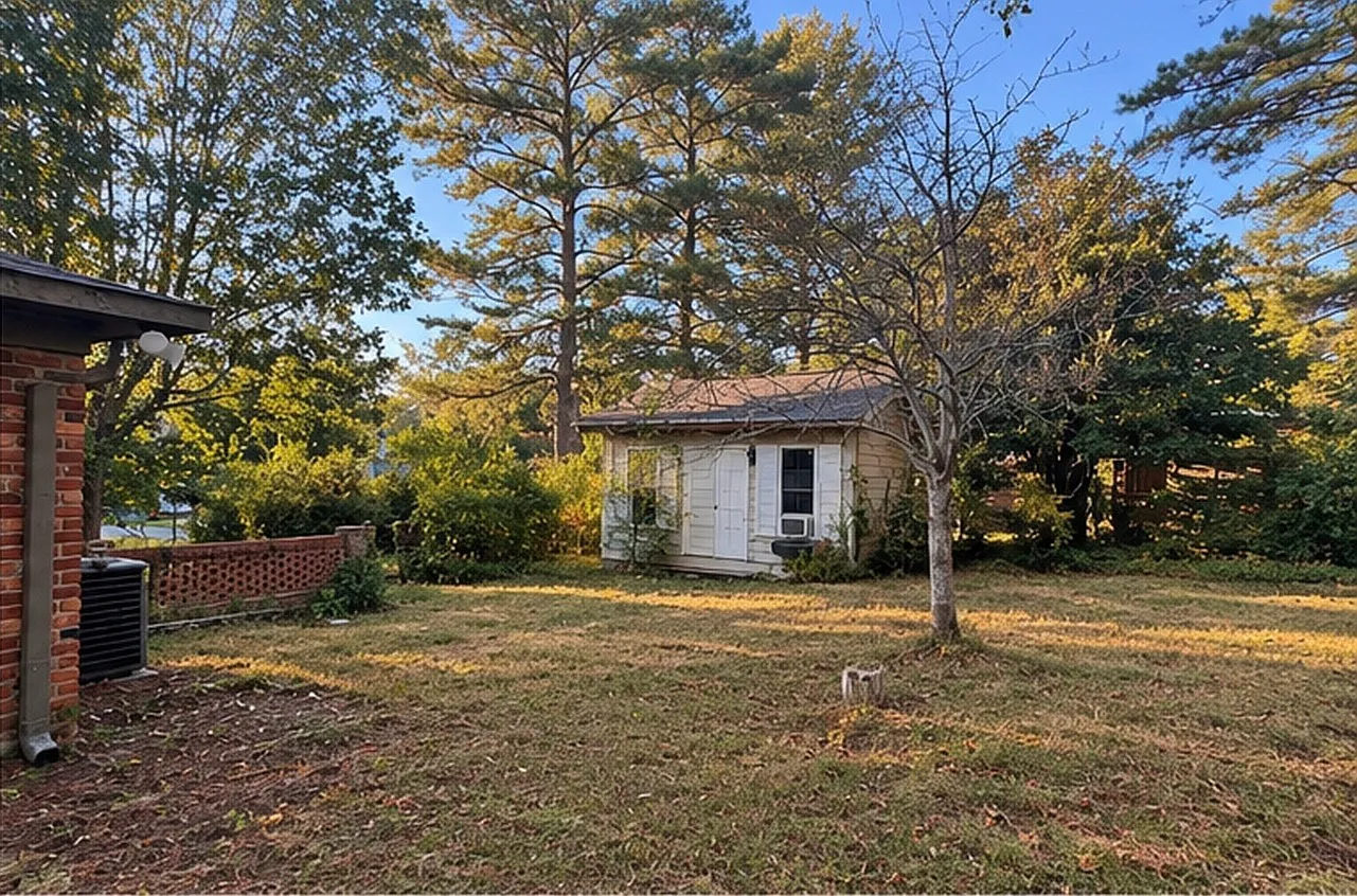 1427 Lake Valley Dr — Photo 3