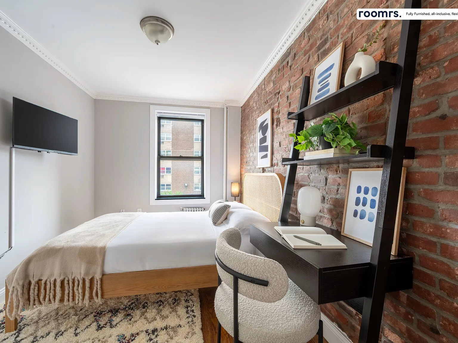 3 bed, 533 sqft, $2,677 — Photo 2