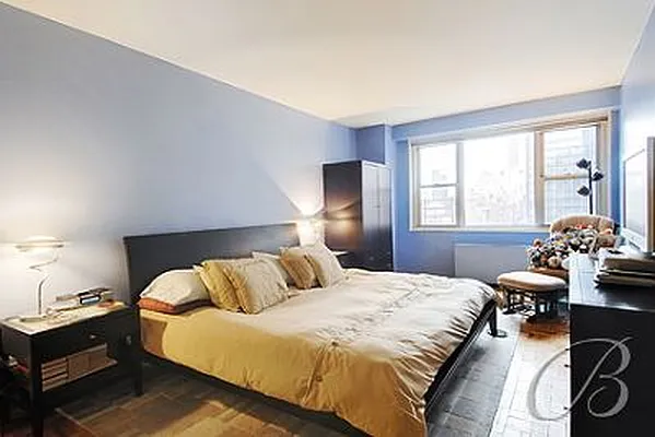 Sold by Bellmarc Realty | media 16