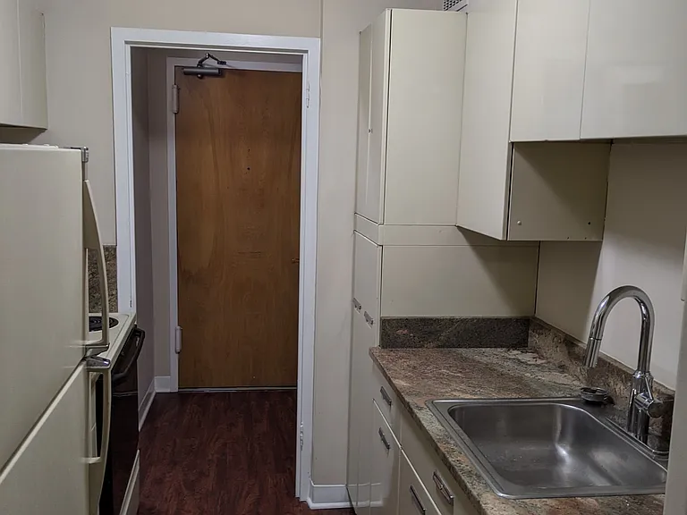 11850 Edgewater Dr #101 — Photo 15