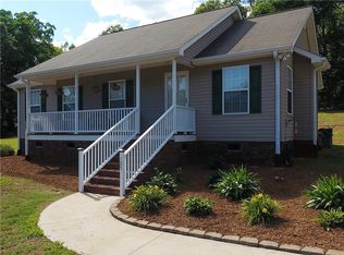 105 Parkins Ln, Liberty, SC 29657