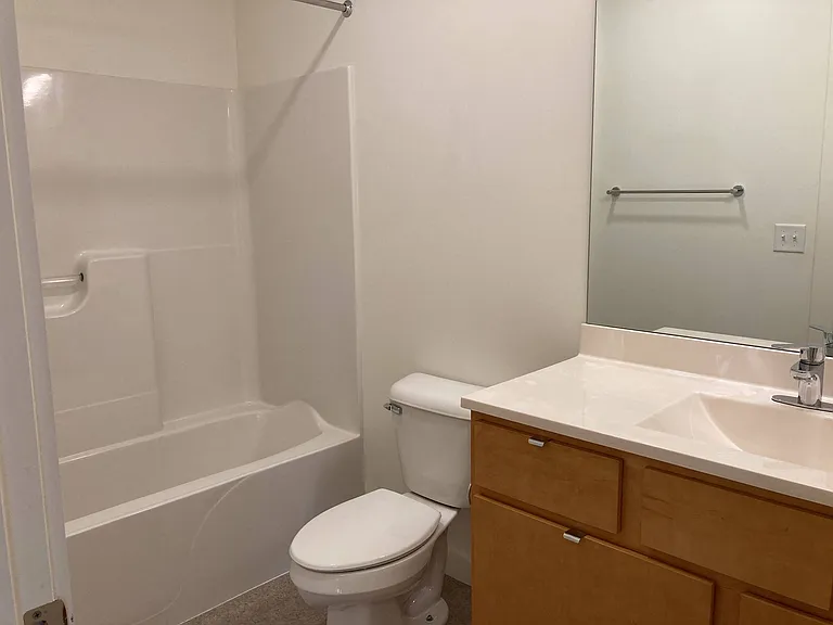 South End Apartments — Photo 26