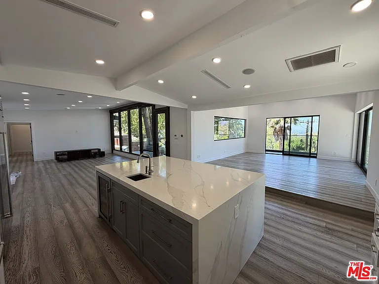 3565 Multiview Dr — Photo 13