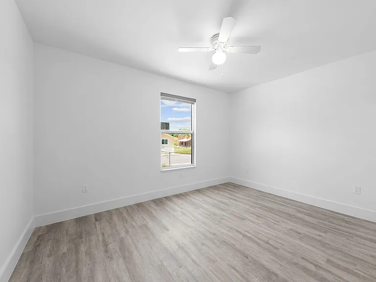 720 McIntosh St — Photo 18