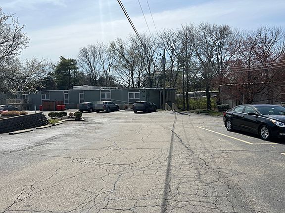 5th image of 1815 Gardiner Ln APT K100
