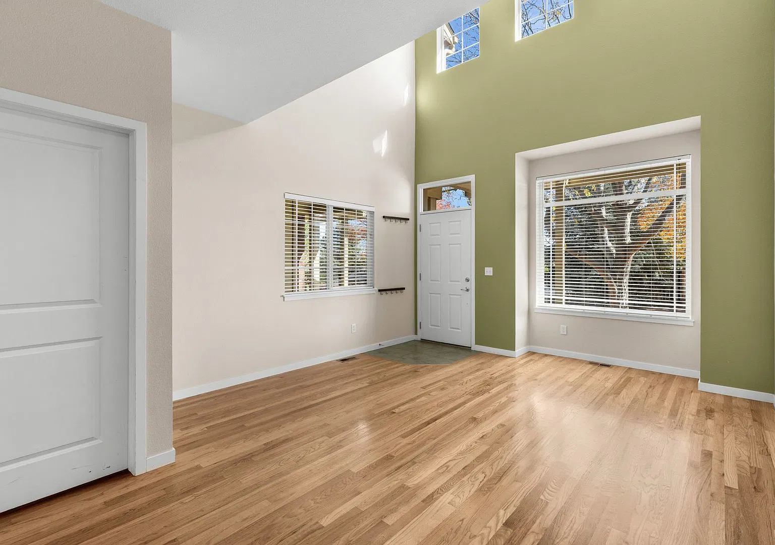 3 Bed 2.5 Bath Townhouse in Longmont Available Now!! — Photo 2