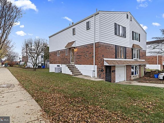 3rd image of 13020 Kelvin Ave