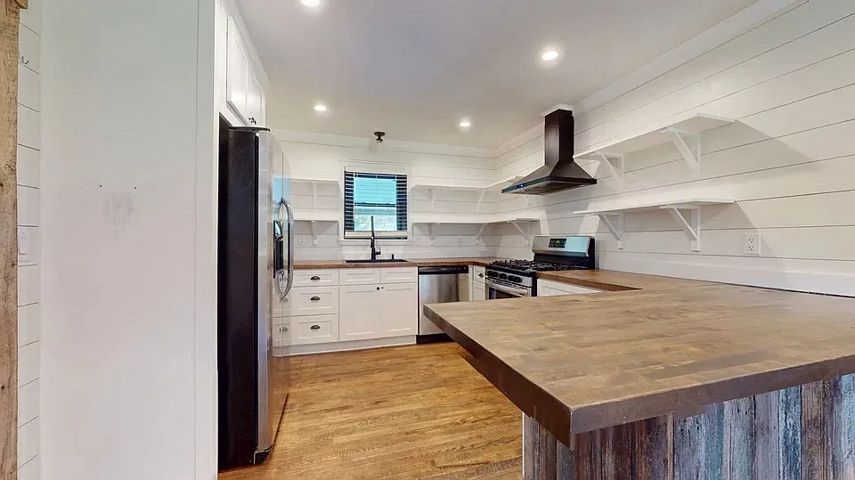 3 bed, 1118 sqft, $2,500 — Photo 4