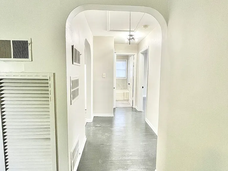 4840 Southside Drive-New — Photo 15