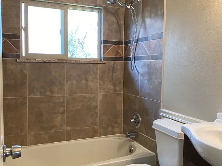 125 E Mrytle Flats — Photo 24