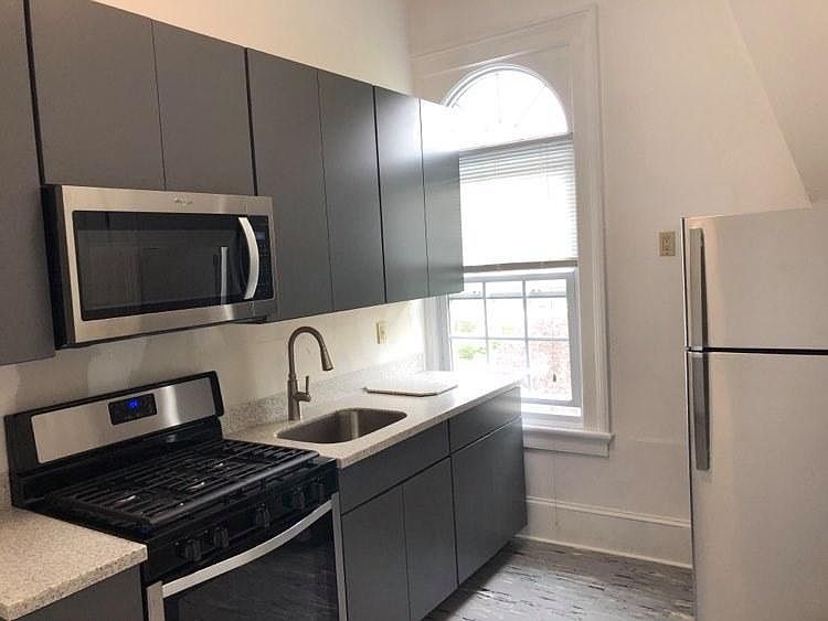 1st image of 35 Hudson Ter APT 3S