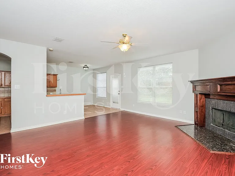 8312 Tribute Ln — Photo 3