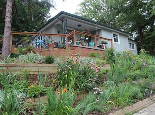 900 Willowbrook Dr, Greensboro, NC 27403