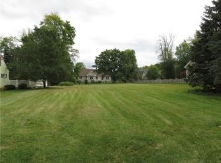 910 N Greece Rd, Rochester, NY 14626