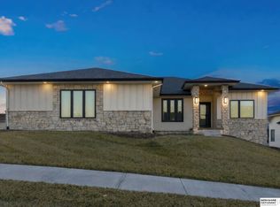 3922 S 213th St, Elkhorn, NE 68022