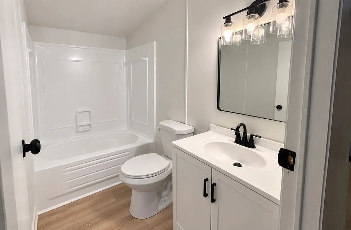 3 bed, 1200 sqft, $1,000 — Photo 3