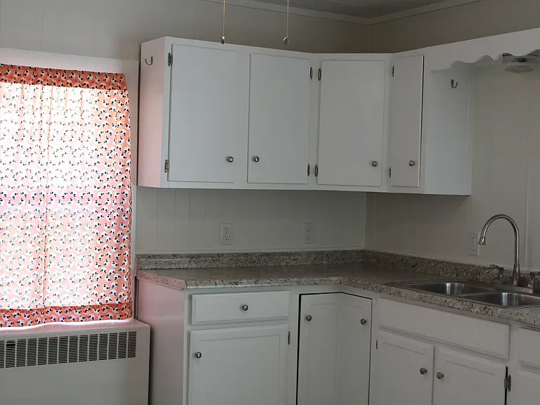 513 S Albany St — Photo 7