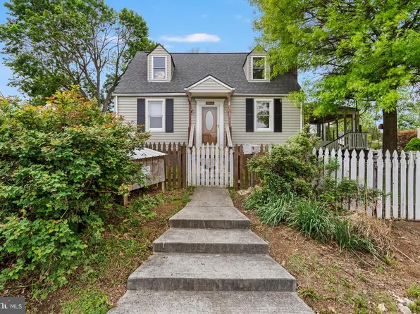1053 Columbia Rd, Hagerstown, MD 21742