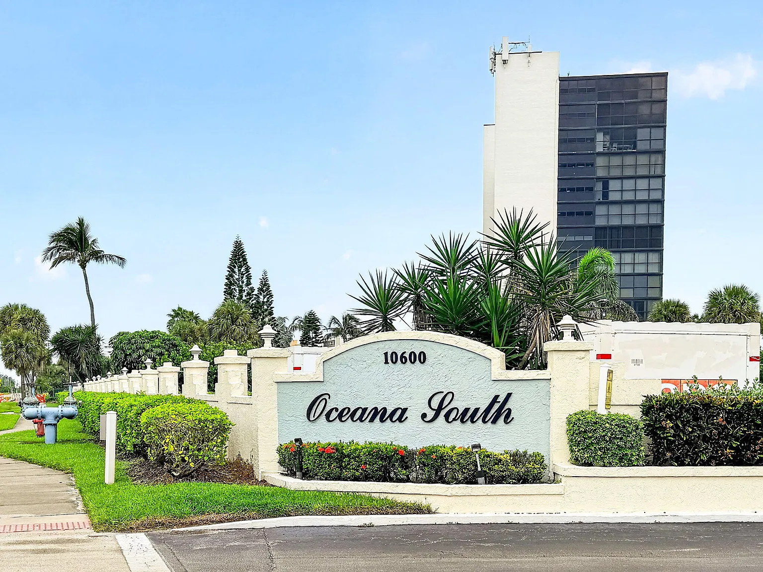 Oceana South — Photo 2
