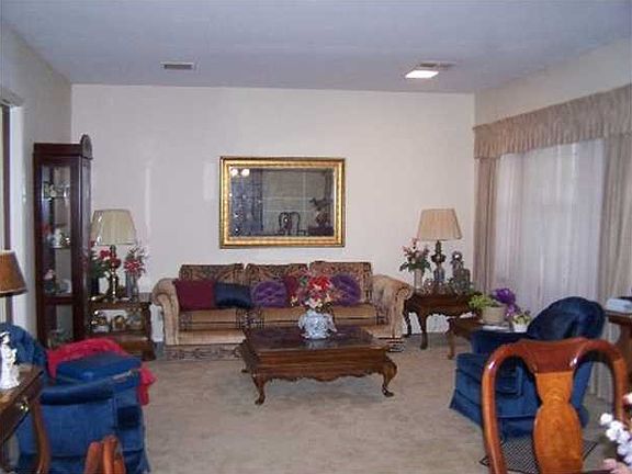 2nd image of 215 W 9th St