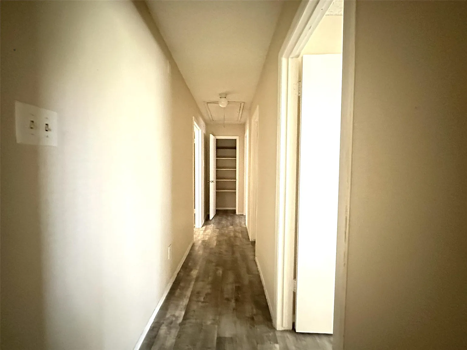 3 bed, 2.5 bath, 1518 sqft, $1,700 — Photo 3