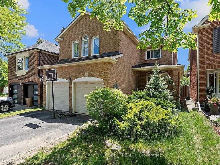 73 Jessica Gdns — Photo 2