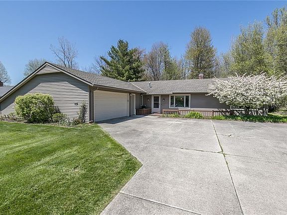 2nd image of 15276 Forest Park Dr