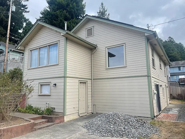 2376 Lk Wood Blvd — Photo 32