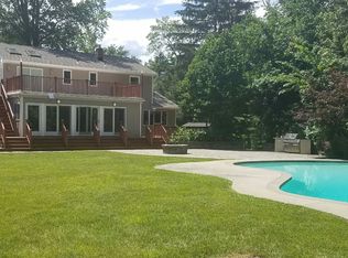 4 Elsie St, Edison, NJ 08820