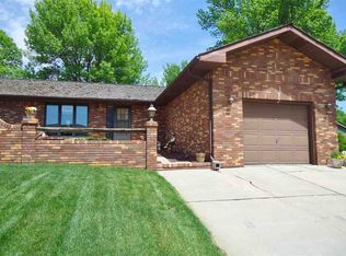 1 Indian Hills Dr, Kearney, NE 68847