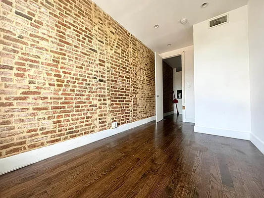 Rented by Pear NYC LLC | media 14