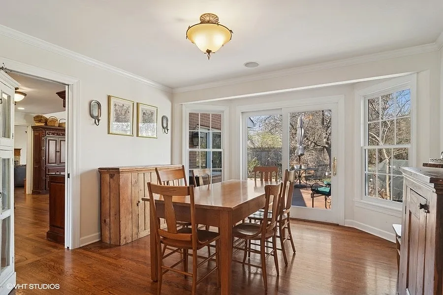 4 bed, 3.5 bath, 3270 sqft, $6,800 — Photo 4