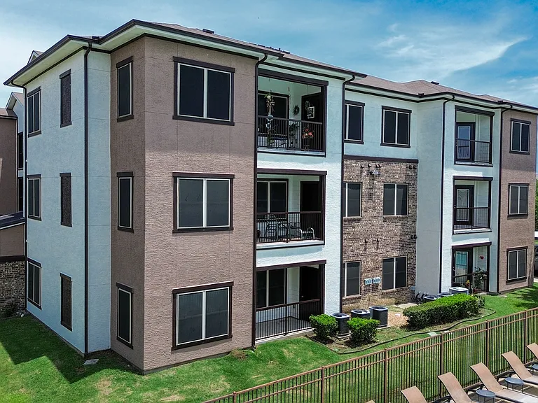 Creed Canyon Apartments — Photo 14