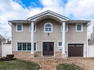 2818 Mandalay Beach Rd, Wantagh, NY 11793