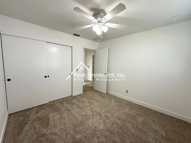 9378 Rolling Glen Ct — Photo 18