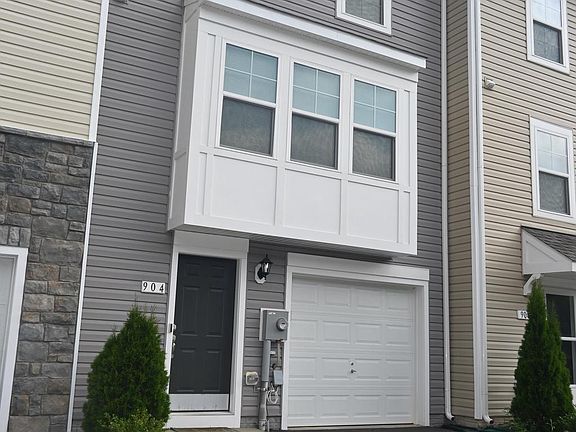 2nd image of 904 Mercer Dr