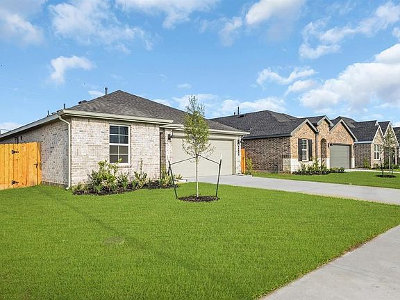 2nd image of 4943 Oakwood Drive
