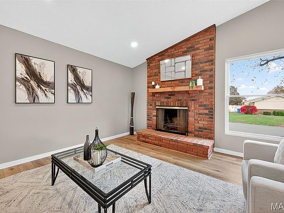 3rd image of 505 Willow Wood Ct